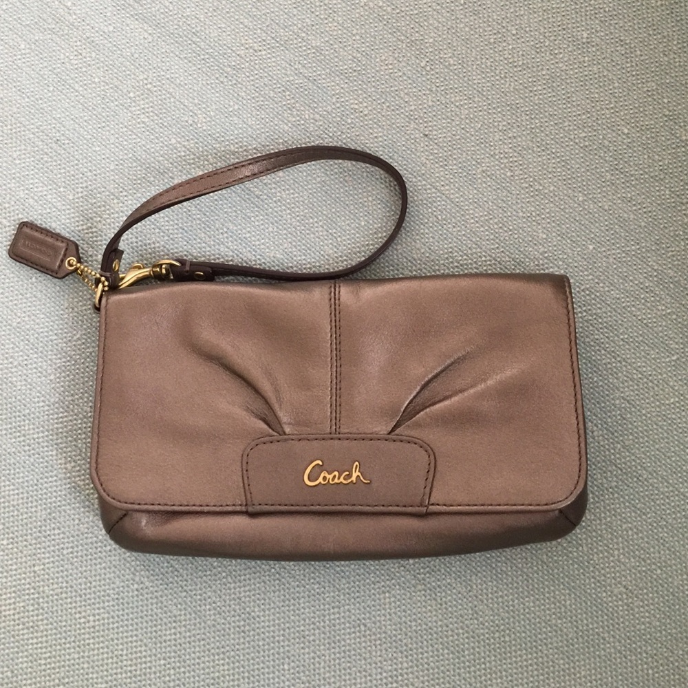 Leather COACH Ashley Wristlet Purse clutch style bag metalic gray